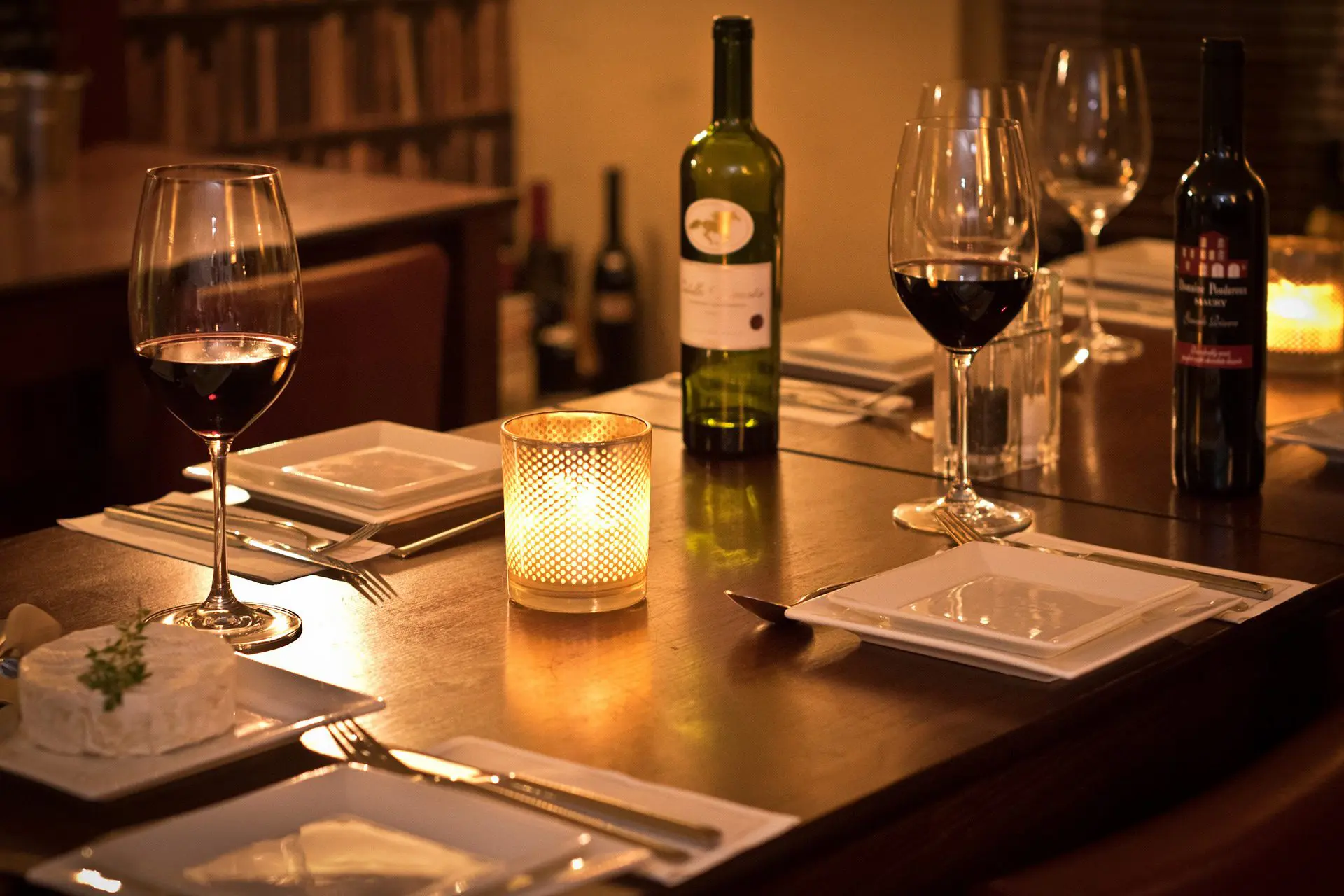 restaurant dinner wine - Serrato's Steakhouse, Restaurant for Fine Dining in Franklin, TN