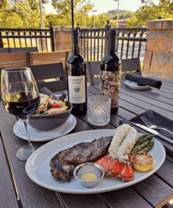 Outdoor seating at Serrato's Steakhouse | Lunch Restaurant in Brentwood, TN